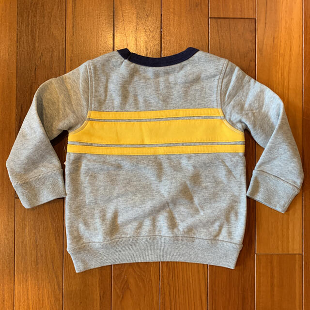 babyGAP(ベビーギャップ)の新品☆babygap☆グレー　裏起毛トレーナー☆100㎝ キッズ/ベビー/マタニティのキッズ服男の子用(90cm~)(Tシャツ/カットソー)の商品写真