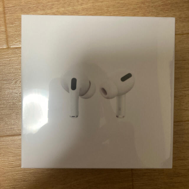 Apple(アップル)の新品未開封品　AirPods Pro MWP22J/A スマホ/家電/カメラのオーディオ機器(ヘッドフォン/イヤフォン)の商品写真