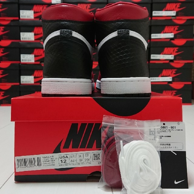 NIKE(ナイキ)の美USED 黒タグ 29㎝ JORDAN1 ジョーダン サテンレッド ウィメンズ メンズの靴/シューズ(スニーカー)の商品写真