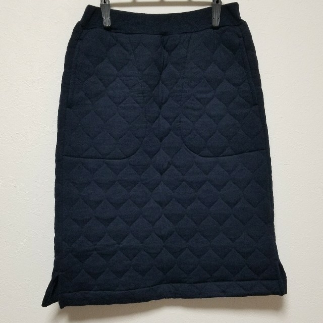 キルティングスカート　ネイビー　Sサイズ レディースのスカート(ひざ丈スカート)の商品写真