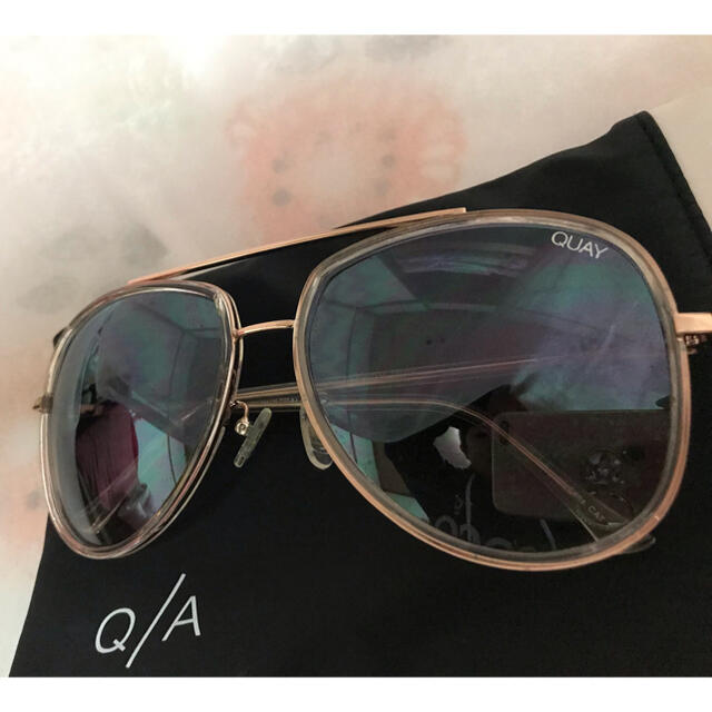 Quay Eyeware Australia(クエイアイウェアオーストラリア)のQUAYサングラス🕶 レディースのファッション小物(サングラス/メガネ)の商品写真