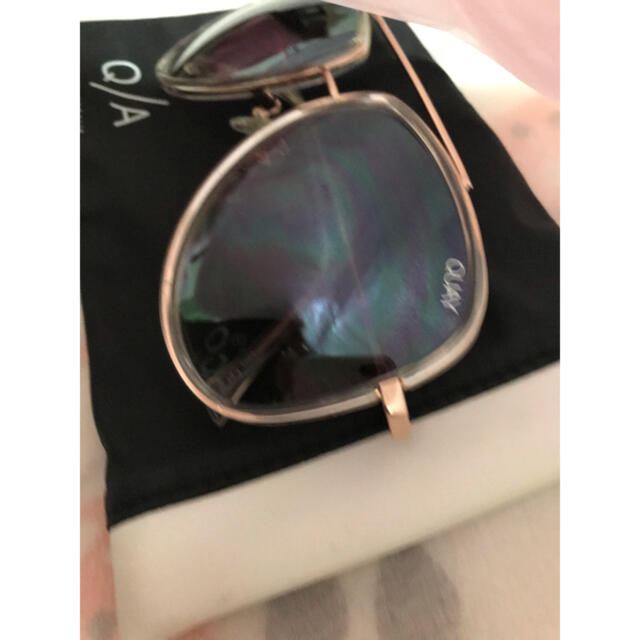 Quay Eyeware Australia(クエイアイウェアオーストラリア)のQUAYサングラス🕶 レディースのファッション小物(サングラス/メガネ)の商品写真