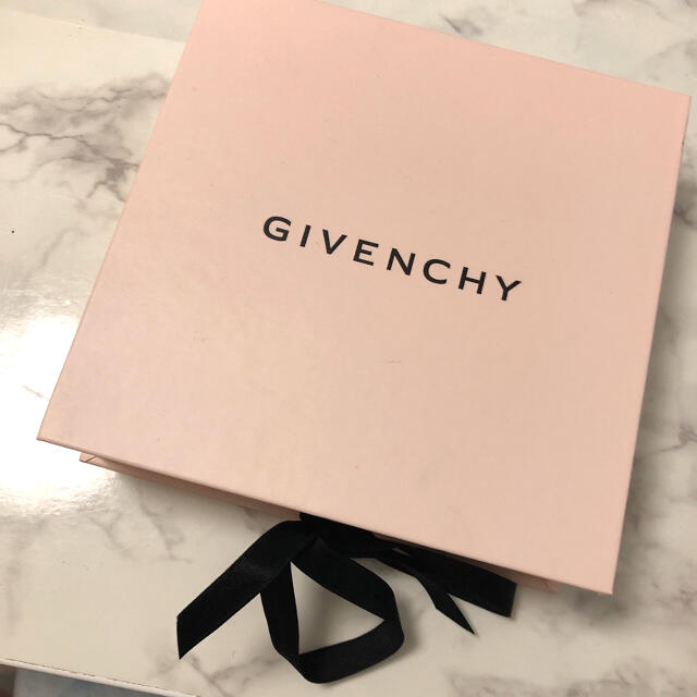 GIVENCHY(ジバンシィ)のGIVENCHY グロスセット　レア！定価9130円　新品未使用品 コスメ/美容のベースメイク/化粧品(リップグロス)の商品写真