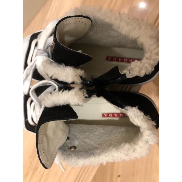 PRADA(プラダ)のPRADAハイカットボア付きスニーカー⭐︎21.5cm レディースの靴/シューズ(スニーカー)の商品写真