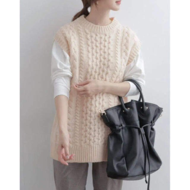 URBAN RESEARCH DOORS ニットベスト ホワイト-
