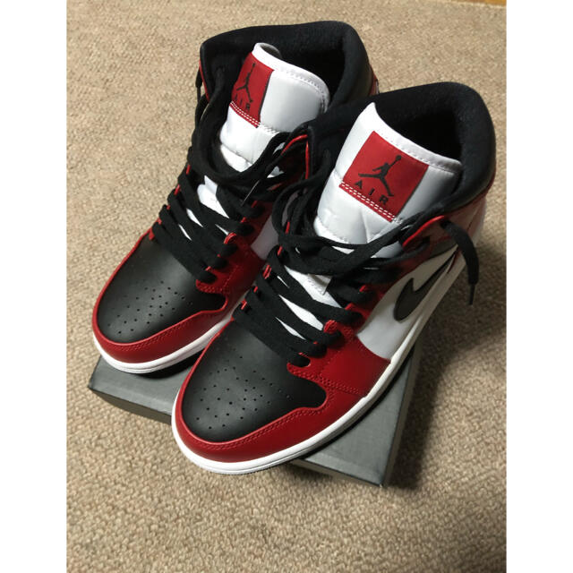 NIKE AIR JORDAN 1 MID CHICAGO BLACK TOE