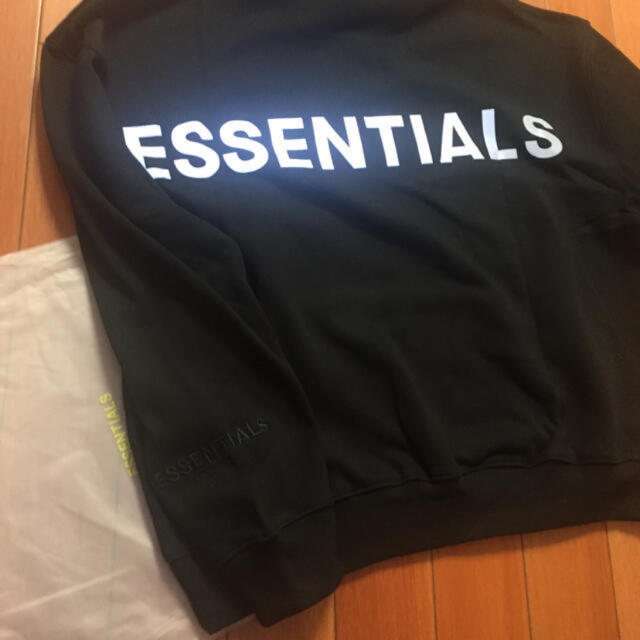 FEAR OF GOD(フィアオブゴッド)のFOG Essentials Pullover Hoodie パーカー ブラック メンズのトップス(パーカー)の商品写真