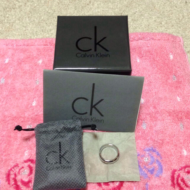 Calvin Klein(カルバンクライン)のCKリング★今月末まで値下げ レディースのアクセサリー(リング(指輪))の商品写真