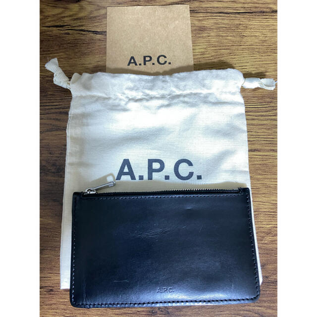 A.P.C(アーペーセー)のA.P.C. Walter カードホルダー ブラック メンズのファッション小物(コインケース/小銭入れ)の商品写真