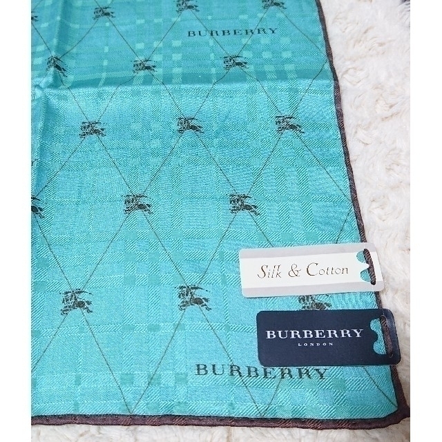 BURBERRY(バーバリー)の売約済《未使用》シルク50% 綿50% BURBERRY スカーフ レディースのファッション小物(バンダナ/スカーフ)の商品写真