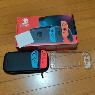 ニンテンドースイッチ(Nintendo Switch)の【美品】Nintendo Switch　ブルー/ レッド(家庭用ゲーム機本体)
