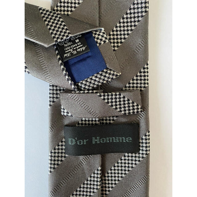 ドールオム　グレーストライプ　ネクタイ メンズのファッション小物(ネクタイ)の商品写真
