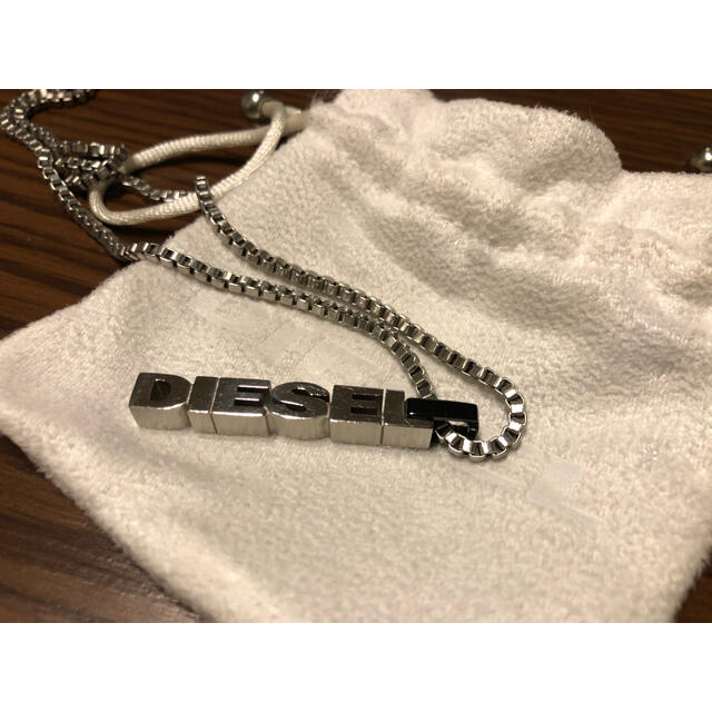 DIESEL ネックレス　文字　ロゴ