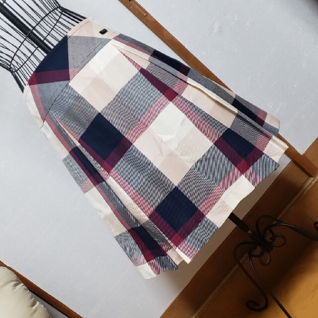 BURBERRY BLUE LABEL(バーバリーブルーレーベル)のブルーレーベルクレストブリッジ　スカート レディースのスカート(ひざ丈スカート)の商品写真