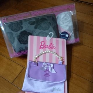 ヒロココシノ(HIROKO KOSHINO)の値下新品 Barbie バービー ポーチ ヒロココシノ ポーチ&ミニタオル(ポーチ)