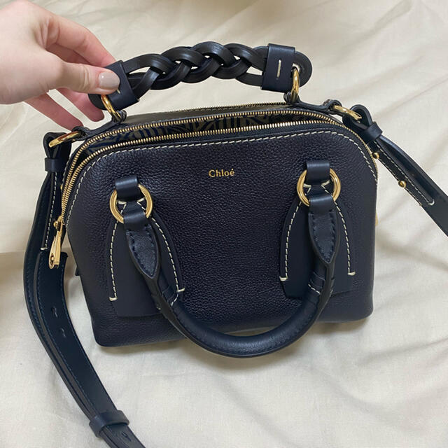 クロエChloe グレイン＆シャイニーカーフスキンの「Daria」スモールバッグ