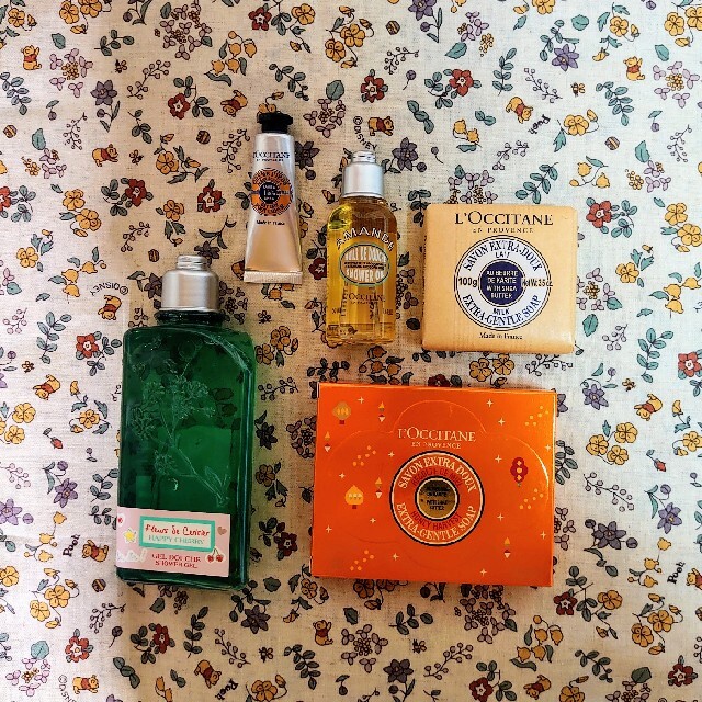 L'OCCITANE(ロクシタン)の【ロクシタン】ソープ＋ラッピングセット コスメ/美容のボディケア(ボディソープ/石鹸)の商品写真