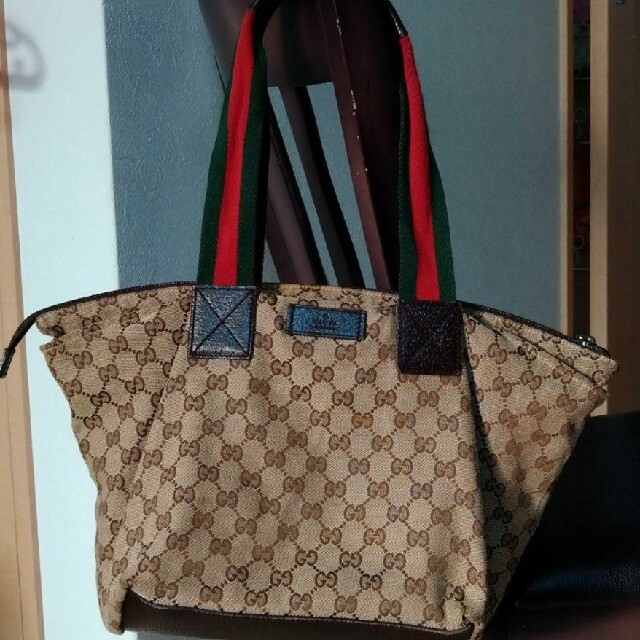 Gucci(グッチ)のグッチ　トートバッグ　gg　シェリーライン　キャンバスバッグ レディースのバッグ(トートバッグ)の商品写真