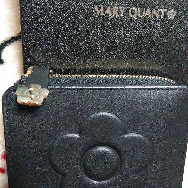 MARY QUANT☆ビッグエンボスデイジー ウォレット