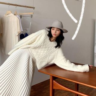 ザラ(ZARA)の完売！BIRTHDAY BASH♡ ローゲージニット WHITE(ニット/セーター)