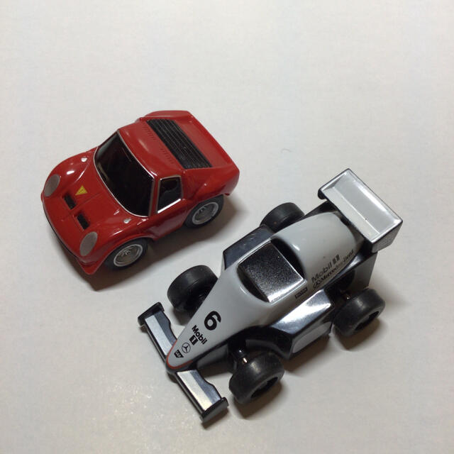 プルバックカー　2台セット エンタメ/ホビーのおもちゃ/ぬいぐるみ(ミニカー)の商品写真