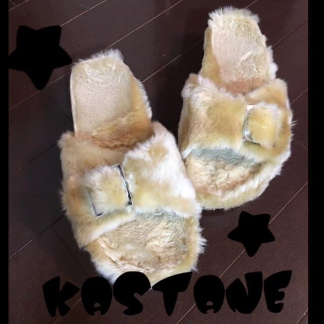 Kastane(カスタネ)のKASTANE★ファーサンダル★38 レディースの靴/シューズ(サンダル)の商品写真