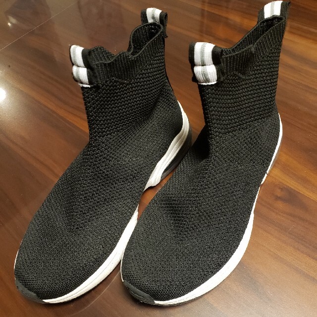 Zara ソックススタイルハイカットスニーカーの通販 By Mm S Shop ザラならラクマ Zara ソックススタイルハイカットスニーカーの通販 By Mm S Shop ザラならラクマ