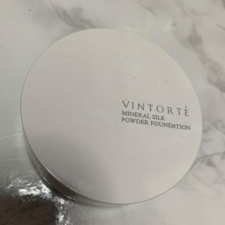 コスメキッチン(Cosme Kitchen)のヴァントルテ  VINTORTE ミネラルシルクパウダーファンデーション(ファンデーション)