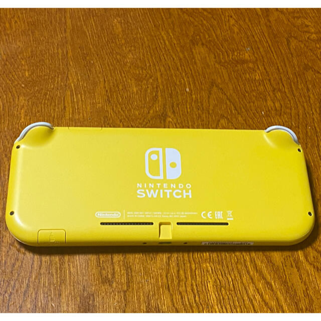 Nintendo Switch(ニンテンドースイッチ)のNintendo Switch Lite (イエロー) エンタメ/ホビーのゲームソフト/ゲーム機本体(携帯用ゲーム機本体)の商品写真