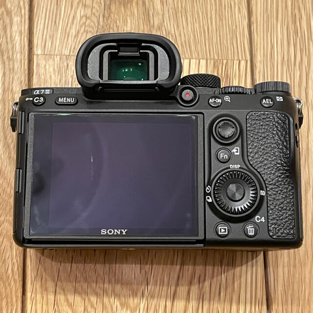 SONY(ソニー)の専用】SONY α7iii / トイレンズ、レザーストラップ等、おまけ多数 スマホ/家電/カメラのカメラ(ミラーレス一眼)の商品写真