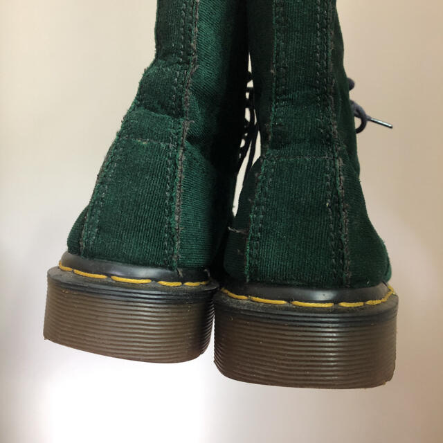 Dr.Martens(ドクターマーチン)のドクターマーチン25cmベロアグリーン　ブーツDr.Martens別珍 レディースの靴/シューズ(ブーツ)の商品写真