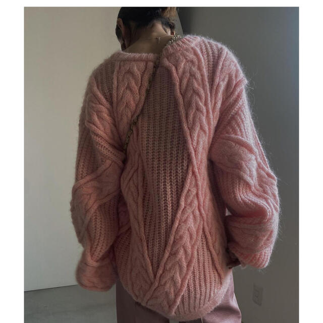 Ameri VINTAGE(アメリヴィンテージ)のAmeri BACK CABLE KNIT レディースのトップス(ニット/セーター)の商品写真