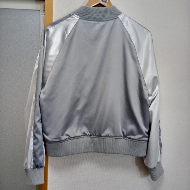 EMODA(エモダ)のEMODA　リバーシブル　スカジャン　S レディースのジャケット/アウター(スカジャン)の商品写真