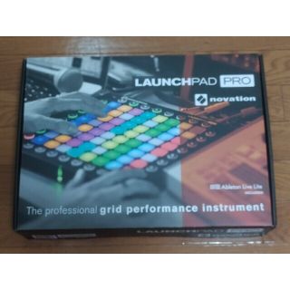 【送料込】LaunchPad Pro ノベーション novation(MIDIコントローラー)