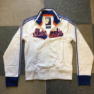 アバクロンビーアンドフィッチ(Abercrombie&Fitch)の新品　アバクロ　トラックジャケット　ホワイト　USサイズM(スウェット)