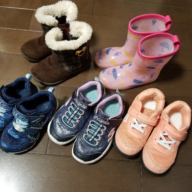 SKECHERS(スケッチャーズ)の子ども靴 5足　16/17/18cm 　スケッチャーズ、DC　他 キッズ/ベビー/マタニティのキッズ靴/シューズ(15cm~)(スニーカー)の商品写真