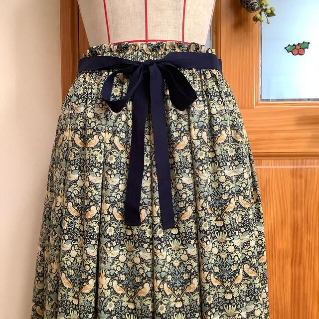 ストロベリーシーフ タックギャザースカート 裏地つき  ハンドメイド レディースのスカート(ロングスカート)の商品写真