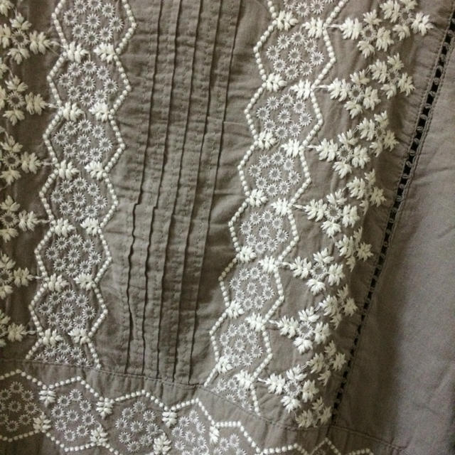SM2(サマンサモスモス)のSM2 綿麻配色刺繍ワンピース レディースのワンピース(ひざ丈ワンピース)の商品写真