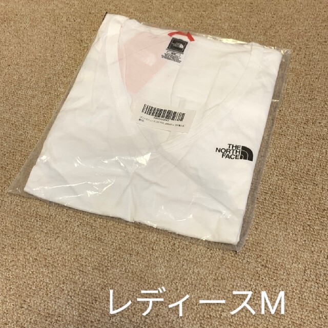 THE NORTH FACE(ザノースフェイス)のTHA NORTH FACE レディースTシャツVネック（Mサイズ） レディースのトップス(Tシャツ(半袖/袖なし))の商品写真