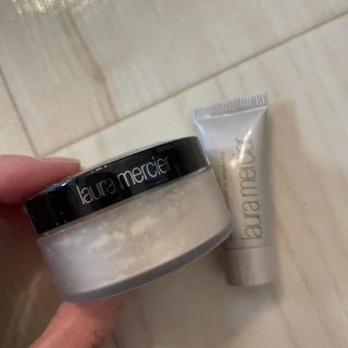 ローラメルシエ(laura mercier)のローラメルシエ　パウダー　ベース(フェイスパウダー)