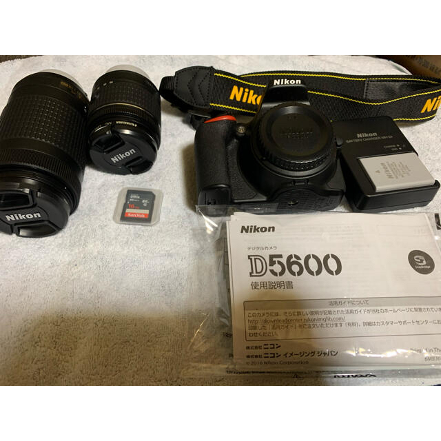 Nikon D5600 ダブルズームキット　新品のショルダーバッグ付き