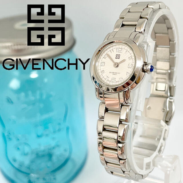 67 GIVENCHY ジバンシー時計　レディース腕時計　新品電池　美品