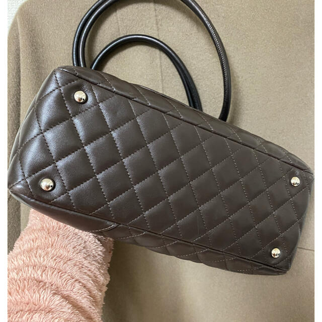 CHANEL(シャネル)のCHANEL シャネル　カンボンライン　ダークブラウン レディースのバッグ(ハンドバッグ)の商品写真