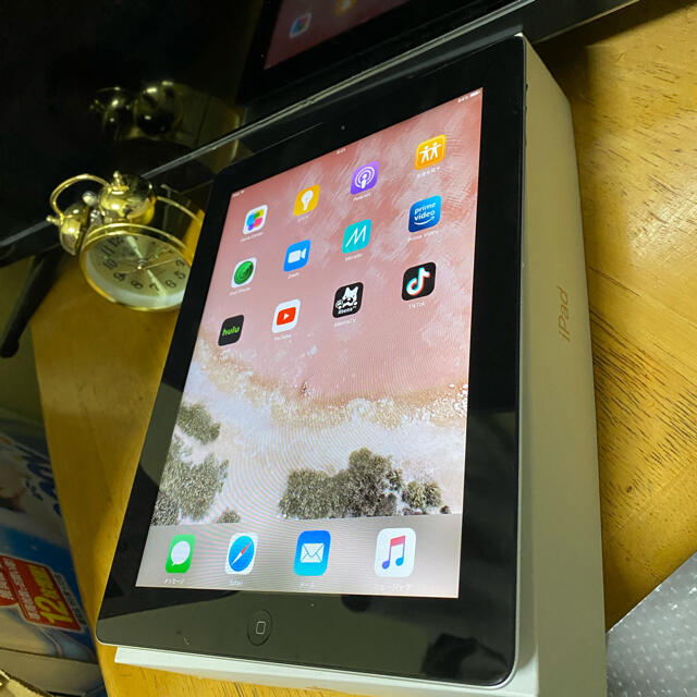 スマホ/家電/カメラ完動品　iPad2 大容量64GB  WiFiモデル　アイパッド　第2世代
