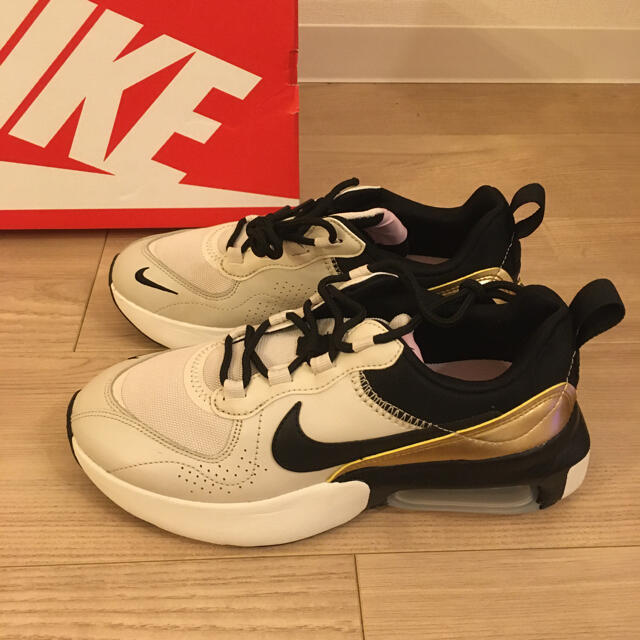 NIKE(ナイキ)の【即発可】23.5cm Nike Air max Verona ベージュ レディースの靴/シューズ(スニーカー)の商品写真