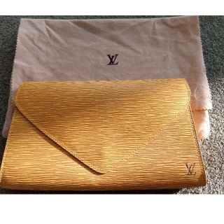 ルイヴィトン(LOUIS VUITTON)のLOUIS VUITTON ルイヴィトン　エピ　クラッチバッグ　正規品　(クラッチバッグ)