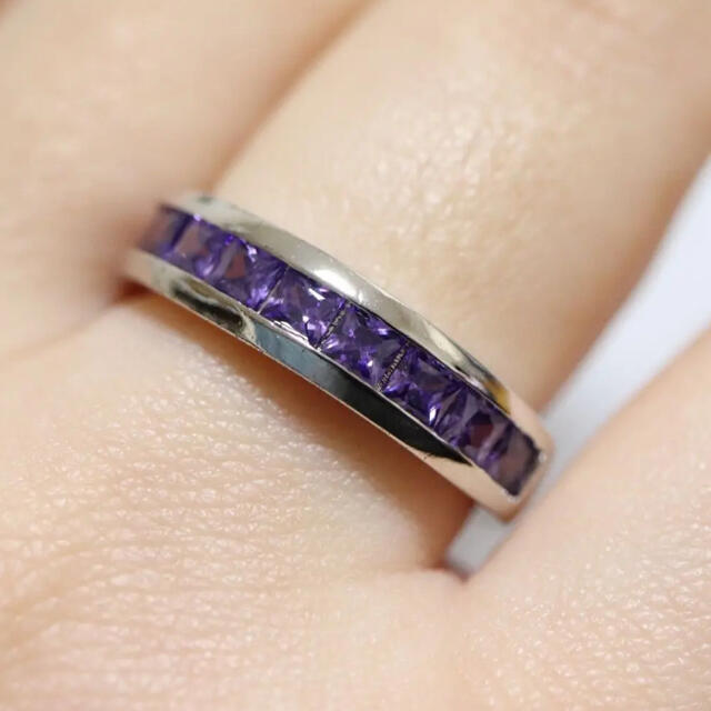 【VR005】パープルストーン紫のエタニティ一文字タイプシルバーリング指輪 レディースのアクセサリー(リング(指輪))の商品写真