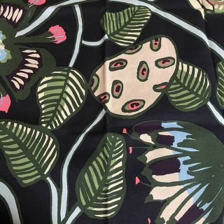 マリメッコ(marimekko)のマリメッコティアラネイビー(生地/糸)