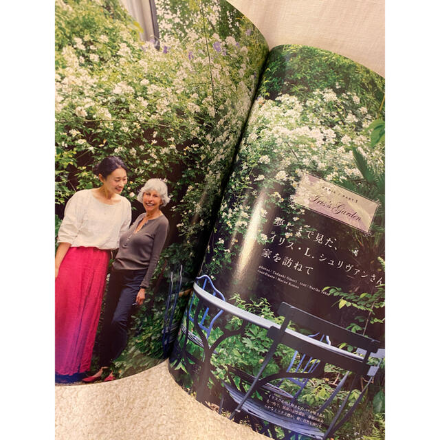 Hug O War(ハグオーワー)のイリスの庭 : 自然が続くパリのガーデニングものがたり エンタメ/ホビーの本(趣味/スポーツ/実用)の商品写真