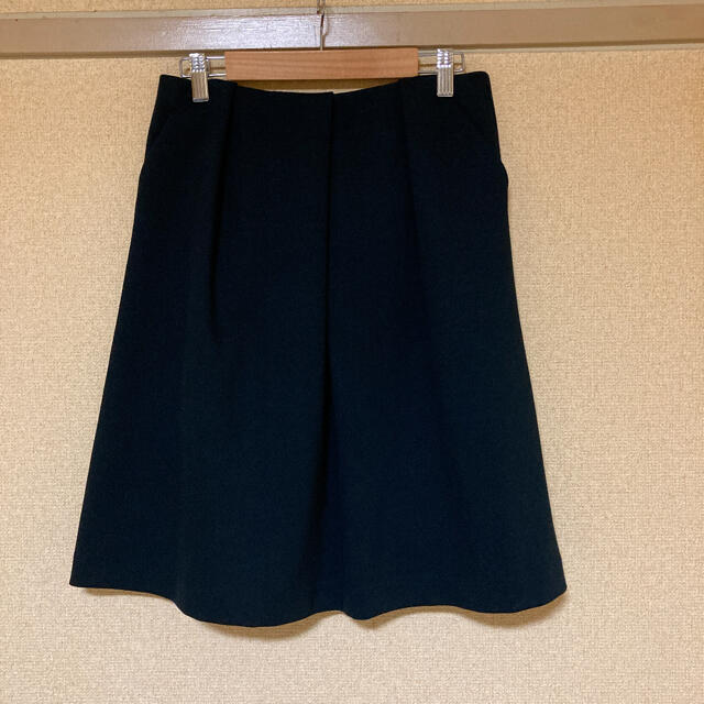 TOMORROWLAND(トゥモローランド)のトゥモローランド　ブラックフレアスカート レディースのスカート(ひざ丈スカート)の商品写真